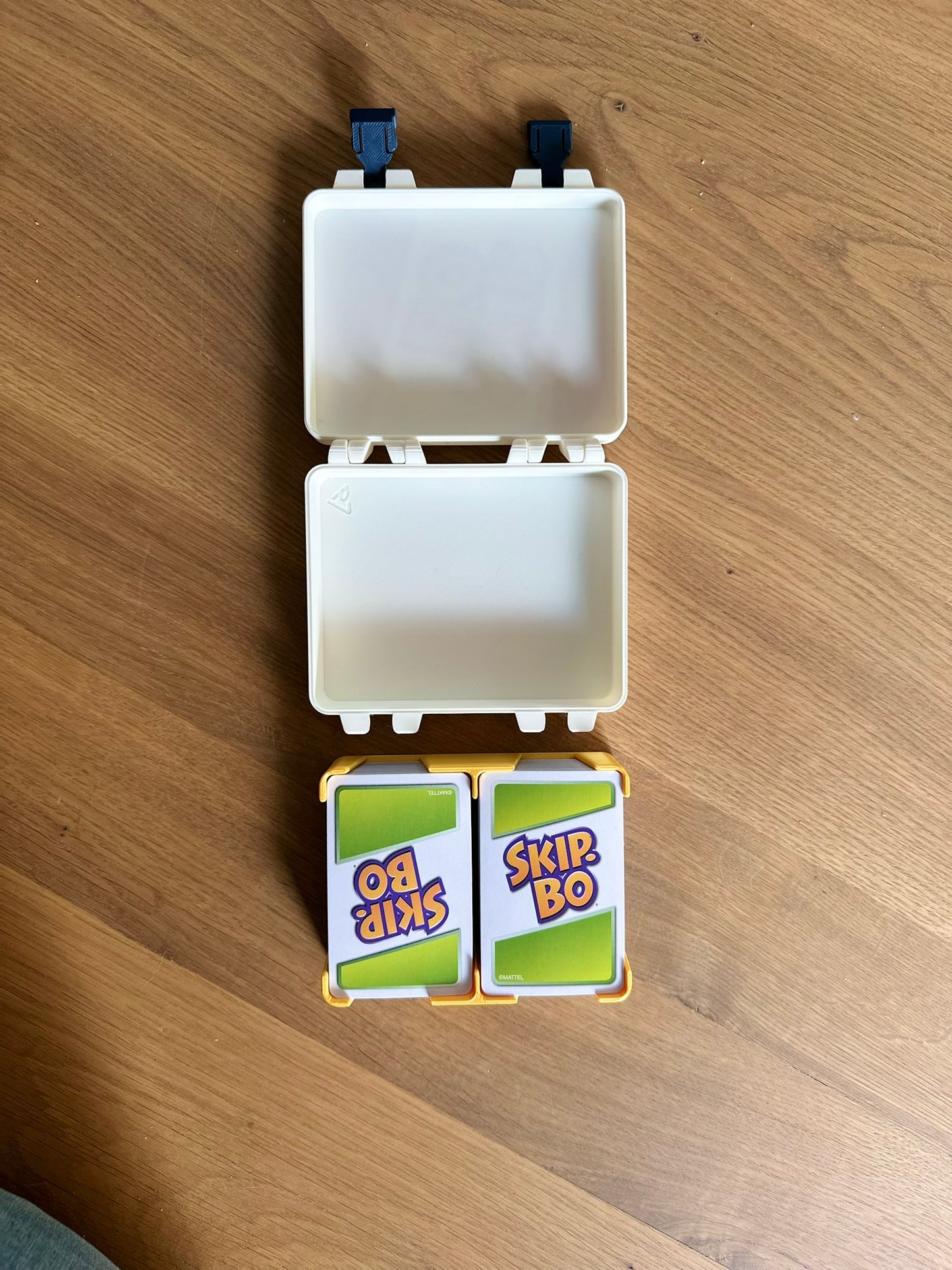 SKIP-BO – 3D-geprinte opbergkoffer